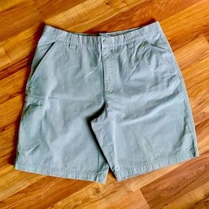 Men’s Columbia Zip Cargo Shorts, Size 36, Inseam 10, Grey